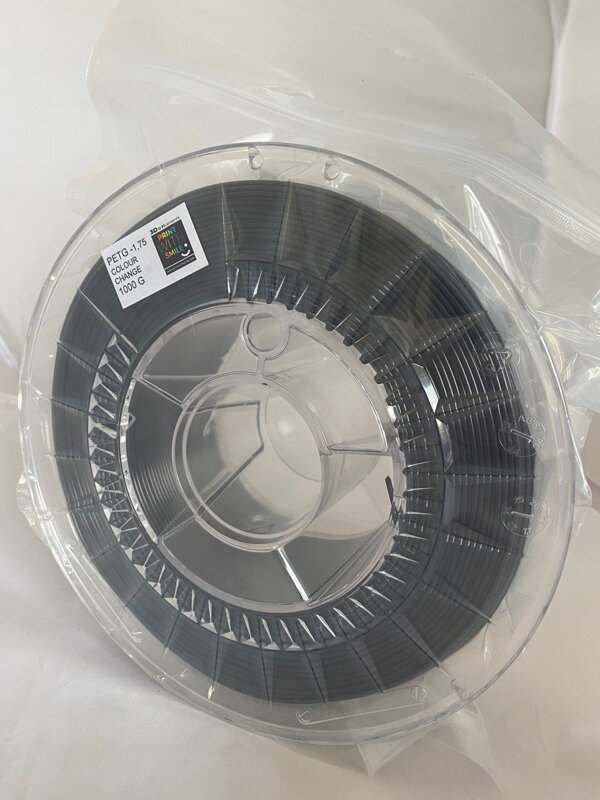 Print With Smile - PET-G color gradient 1000 g - 1.75 mm Print With Smile - PET-G color gradient 1000 g - 1.75 mm