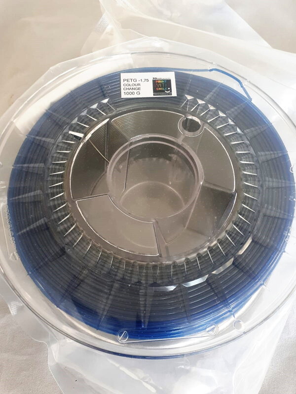 Print With Smile - PET-G color gradient 1000 g - 1.75 mm Print With Smile - PET-G color gradient 1000 g - 1.75 mm
